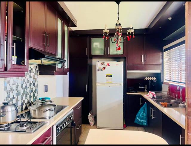 4 BEDROOM HOUSE FOR SALE IN RESERVOIR HILLS